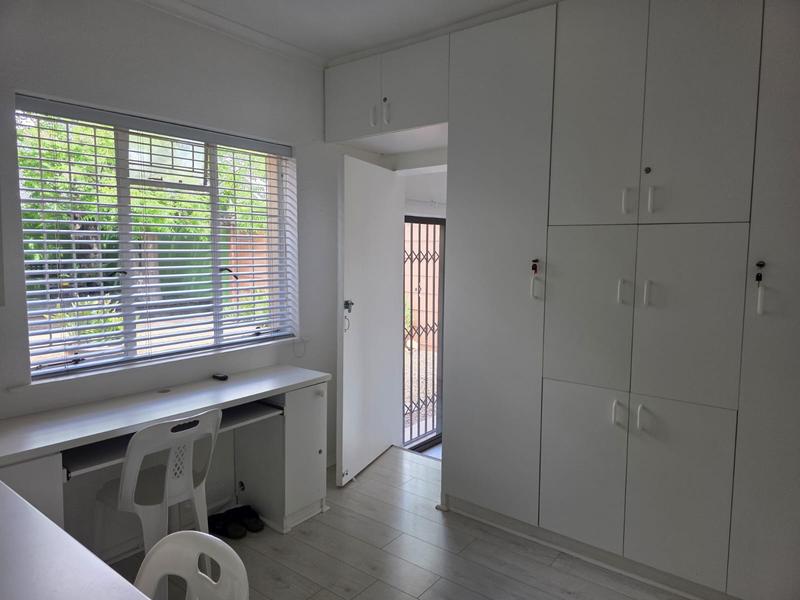 To Let 7 Bedroom Property for Rent in Bonnie Brae Western Cape